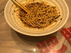 -肥肥虾庄·金牌油焖大虾(汉街SKP店)