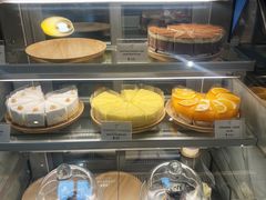 -Chom Cafe and Restaurant