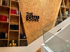 -新华里咖啡书吧(新华书店小寨店)