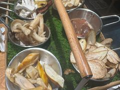 -一朵菌·野生菌探索家火锅(南亚店)
