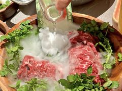 -左庭右院鲜牛肉火锅(金山万达店)