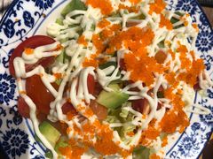 三文鱼牛油果沙拉-大鲜生·亚洲菜融合小食堂