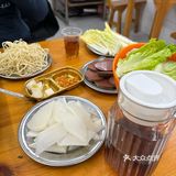 位于财大小吃街宝藏牛骨头店