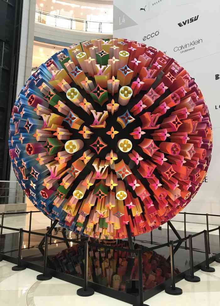 louis vuitton(东京表参道店)-"商品:包包 闺蜜买了香奶奶,自己lv能.