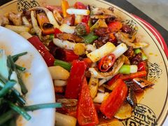 -周老三跷脚牛肉·全牛火锅(非遗传承店)