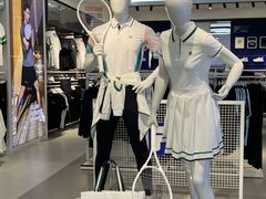 -王府井奥莱临潼小镇(临潼店)