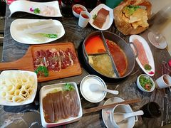 -热火朝天鲜切牛肉火锅(南强街巷店)