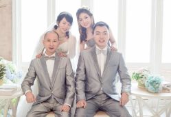 -现代经典婚纱摄影