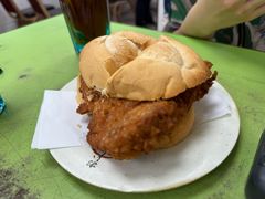 猪扒包-胜利茶餐室