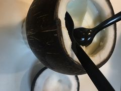 -志龙皇冠吃货椰子铺