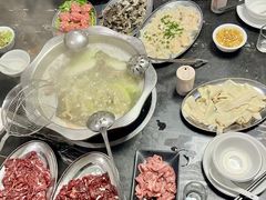 -牛一煲美食(江高店)