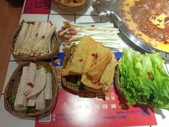-贤合庄卤味火锅(安吉万达店)
