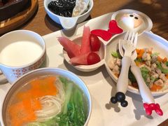 -云海肴·汽锅鸡·云南菜(天山百盛优客店)