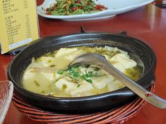 黄山老豆腐炖土咸肉-魏铭鱼头捞饭(嘉善店)