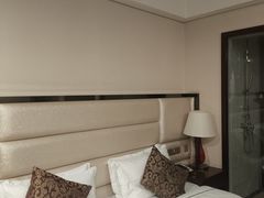 -锦龙国际酒店(天津奥体中心华苑地铁站店)