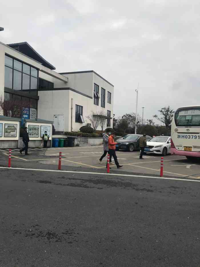 建德服务区-"今天旅游团路过建德服务区,走进服务区,一.