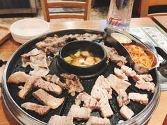 -江南猪肉商会无限续吃(弘大店)