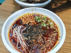 肉臊酸辣粉-甘食记·成都肥肠粉(汕头万象城店)