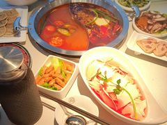 -茅草房·河畔园林火锅