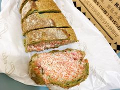 草莓飞鱼籽面包-Let's Taipei 非常烘焙(太古里店)