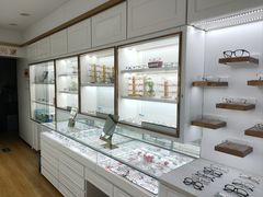 -翰佐蔡司小乐圆·依视路星趣控·暴龙眼镜折扣店