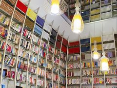 -钟书阁(松江泰晤士小镇店)