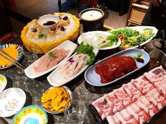 -老牌坊云南鱼豆花火锅(哈西万达店)