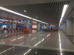 -新百广场(地铁站)