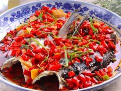 土烧千岛湖鱼头-千岛湖小鱼儿·淳安匠心农家菜