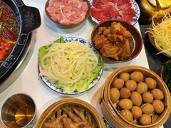 -卤校长老火锅(杨家坪直营店)