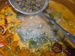 -洱火云南酸菜牛肉火锅(石景山当代商城店)