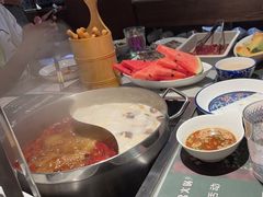 -尚尚仙·酸汤猪手·猪肚鸡火锅(华联万柳购物中心店)