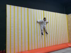 -蹦贝运动中心·蹦床·攀岩·闯关(龙岗店)