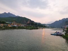 -百里峡七彩艺术小镇