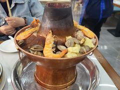 -一口猪海鲜浑锅·东北家常菜