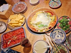 -洱火云南酸菜牛肉火锅(石景山当代商城店)