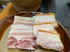 黑毛土猪肉-阿山卓·野生菌火锅·纳西火塘烤肉