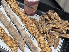 -HOT CRUSH趁热集合·现烤面包(上海环球港店)