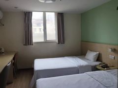 -7天酒店(上海江宁路地铁站玉佛寺店)