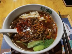 经典酸辣肉沫米粉-呷佬·长沙手工米粉(金沙江路店)