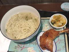 -百年老字号·观振兴蟹黄面·三虾面·苏式面(观前街富仁坊巷店)