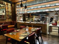 -恰餐厅及酒吧 CHAR Bar & Grill (北京丽都皇冠假日店)