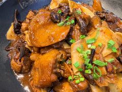铁锅榛蘑小笨鸡-孙家外婆•长春地标美食新名片(红旗街万达店)