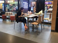 大堂-麦当劳(世界城广场店)