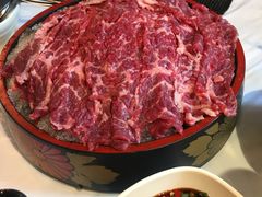 安格斯牛肉-鲜入围煮花胶鸡海鲜火锅