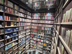 -钟书阁(群光广场店)