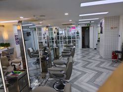 -米娜护肤造型