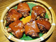 金牌烤猪蹄-中8楼风尚云南菜(颐堤港店)