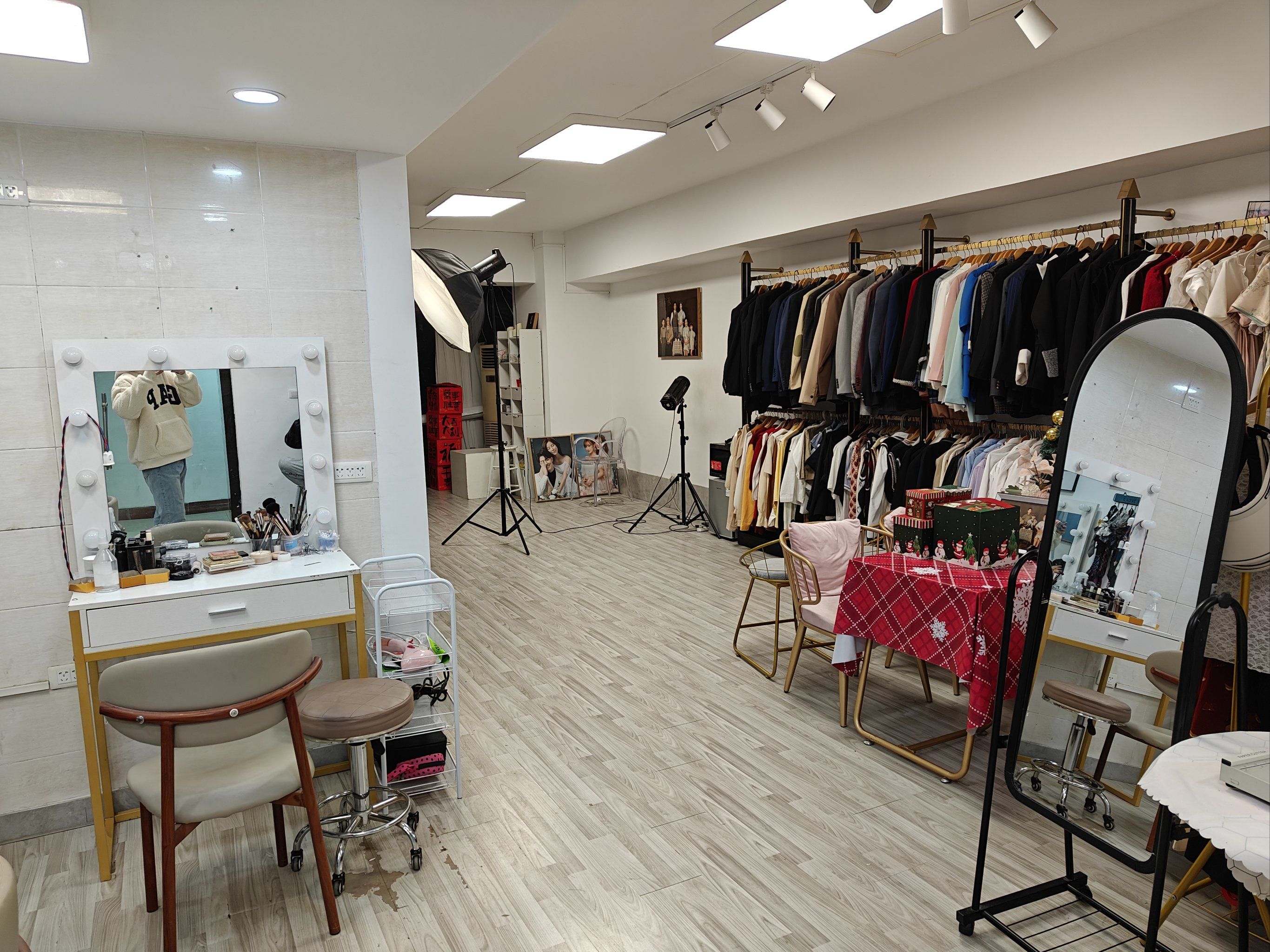 店内环境很好 出片很快,店内的衣服也很多