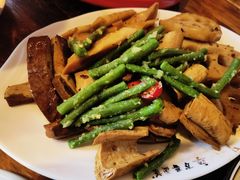 -老鼎万春卤菜(五代传承创始老店)